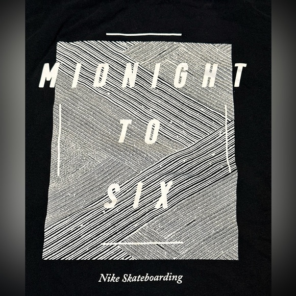Nike Midnight To Six Nike Skateboarding Shirt Size Large Black Athletic Fit - Picture 2 of 4